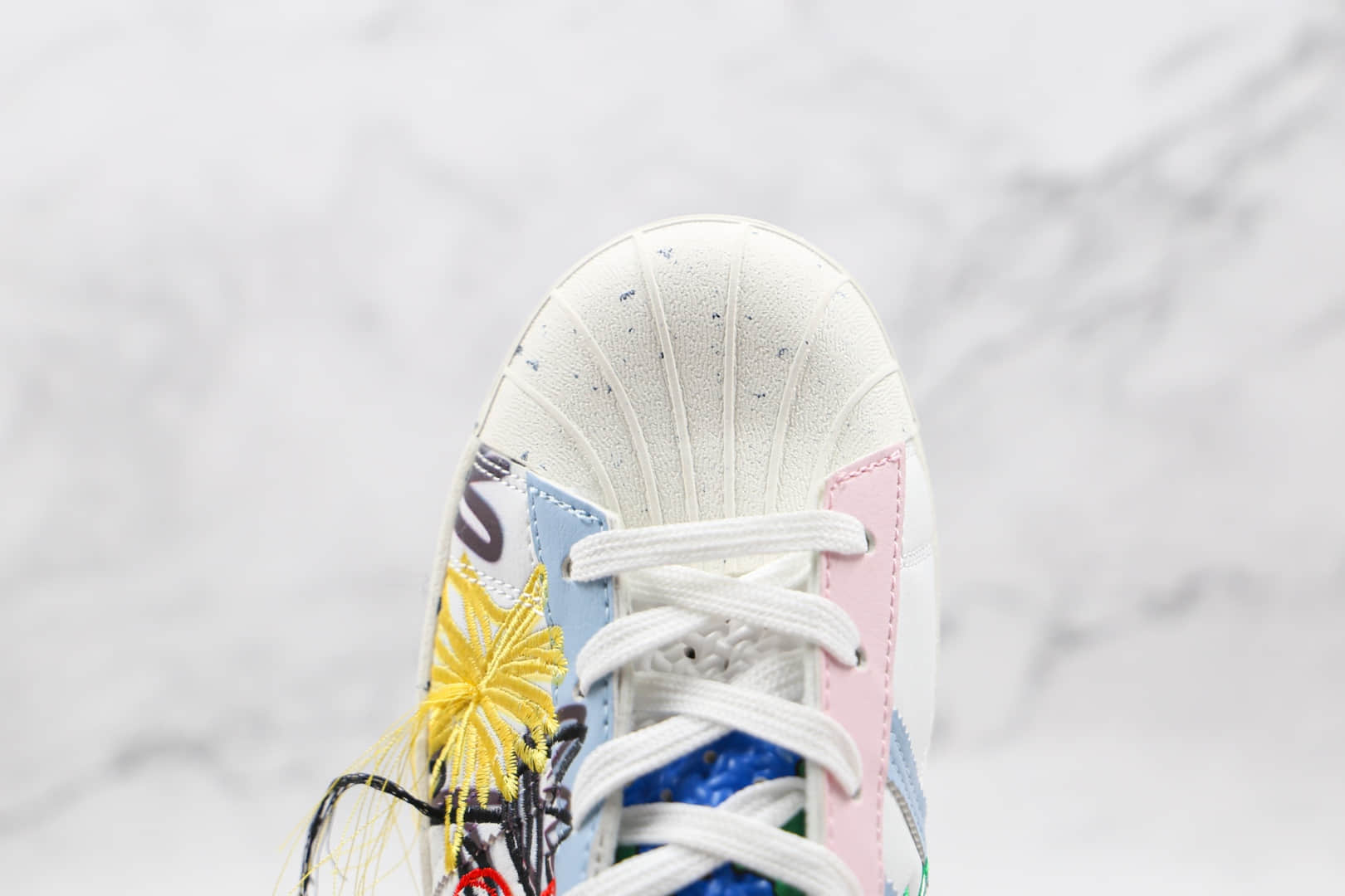 阿迪达斯Adidas Originals x Sean Wotherspoon联名款纯原版本贝壳头刺绣毛边五彩花朵流苏花卉小花板鞋原楦头纸板打造 货号：FZ4724