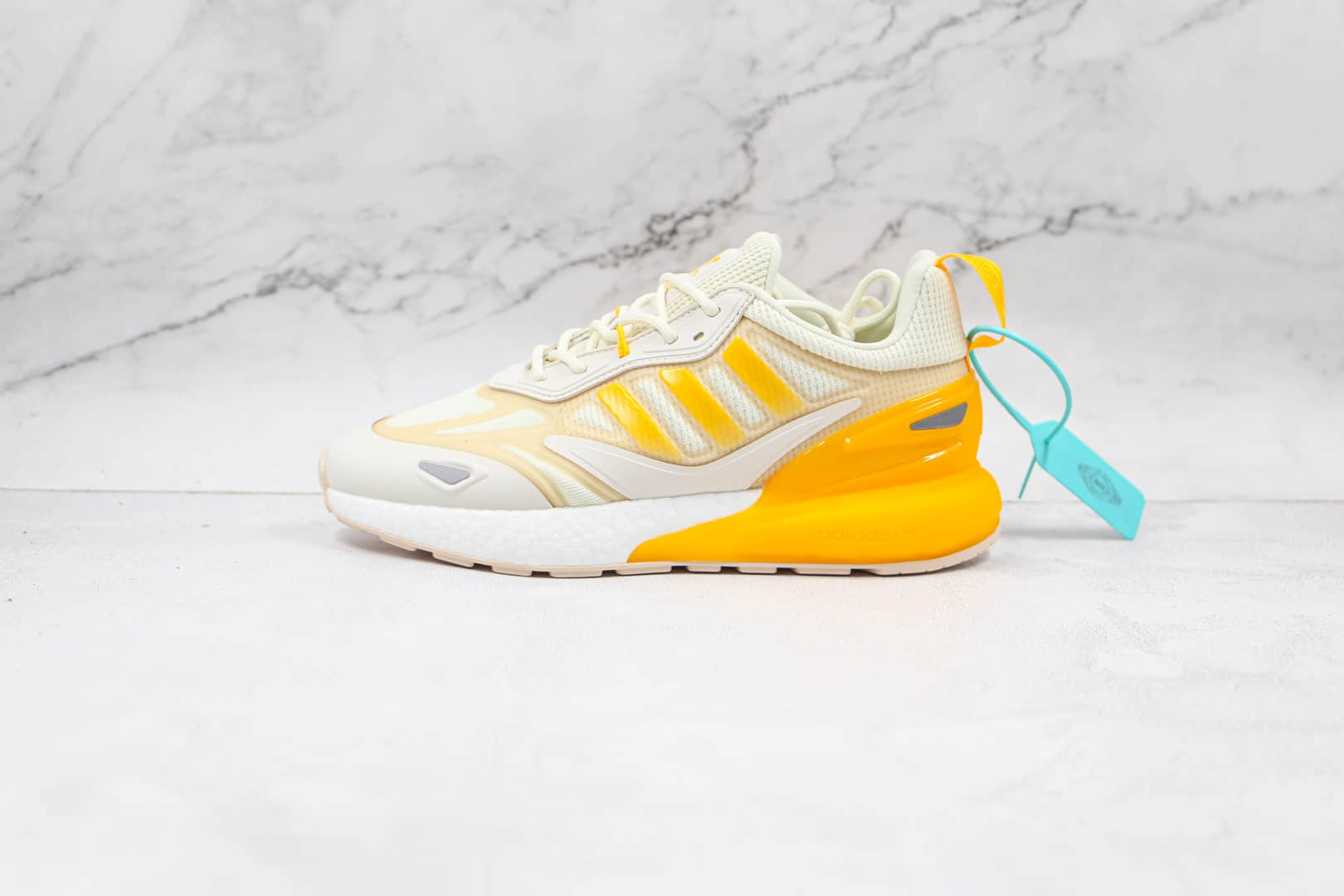 阿迪达斯Adidas Originals ZX 2K Boost 2.0纯原版本三叶草ZX 2K白黄卡其色爆米花跑鞋原盒原标 货号：GZ7823