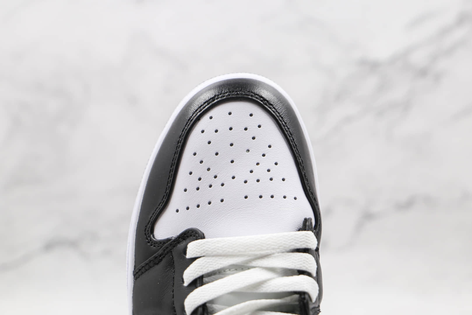 乔丹Air Jordan 1 Mid纯原版本中帮AJ1黑紫绿彩色拼接板鞋原楦头纸板打造 货号：554724-175