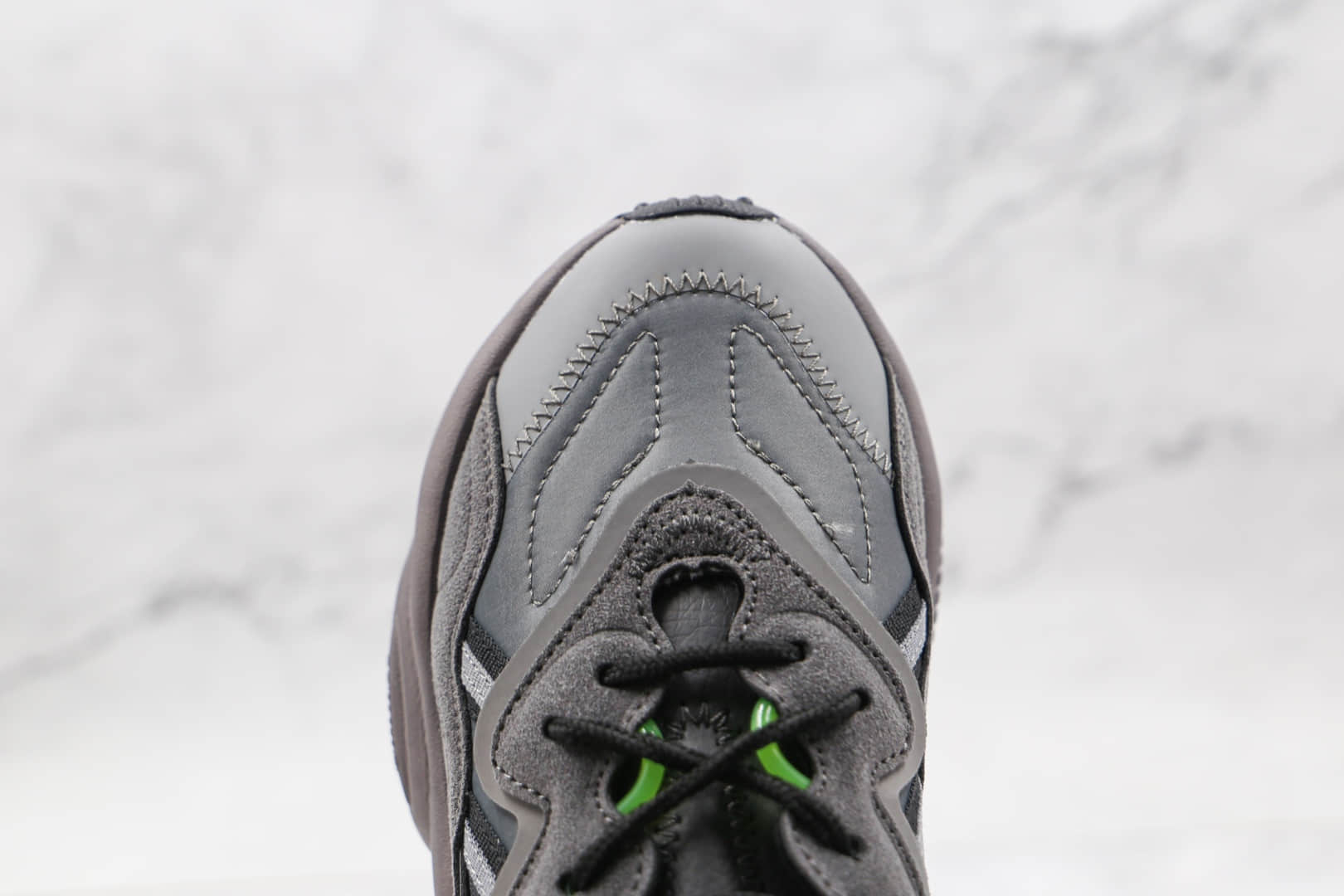 阿迪达斯Adidas Originals Ozweego纯原版本三叶草水管网面灰黑绿老爹鞋原档案数据开发 货号：FX5186