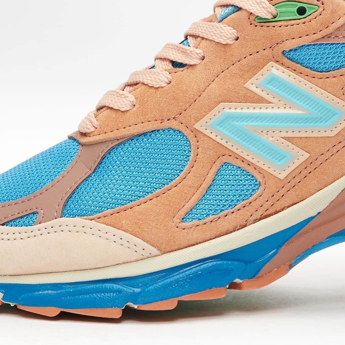 复古感拉满！全新Joe Freshgoods x New Balance 990V3明日发售！