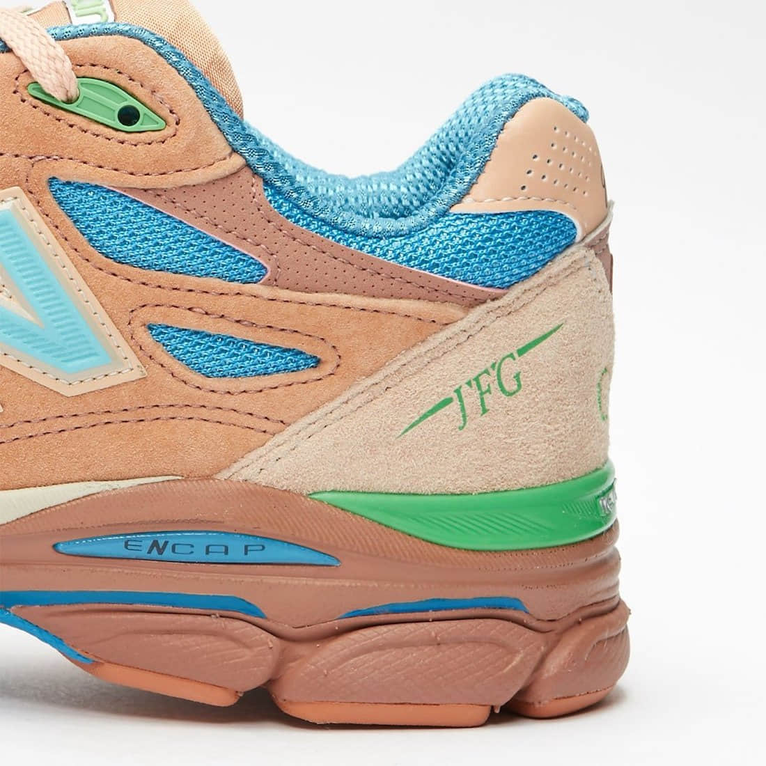 复古感拉满！全新Joe Freshgoods x New Balance 990V3明日发售！