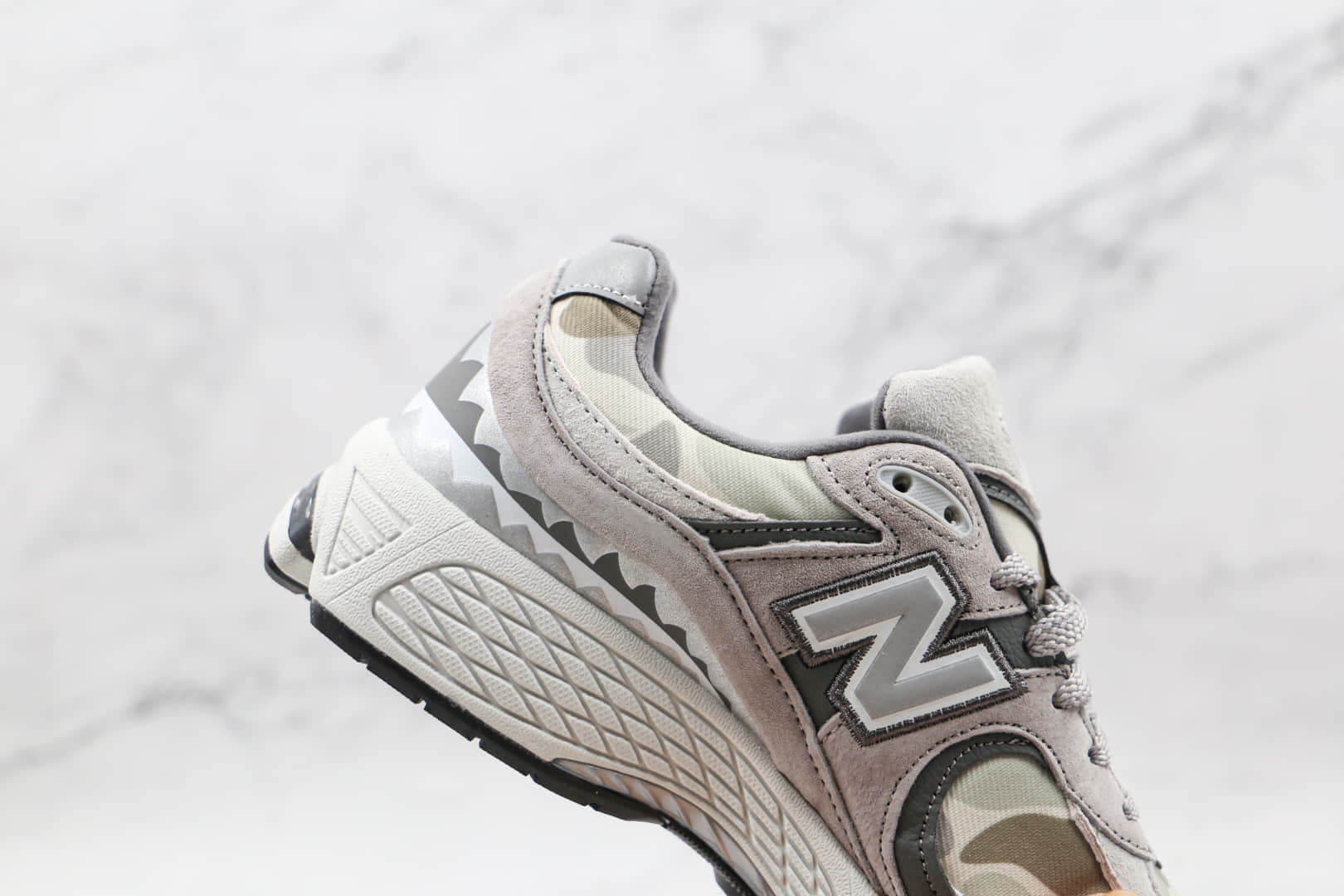 新百伦New Balance 2002R x Bape联名款纯原版本灰迷彩鲨鱼复古NB2002R老爹鞋原鞋开模一比一打造 货号：M2002RBG