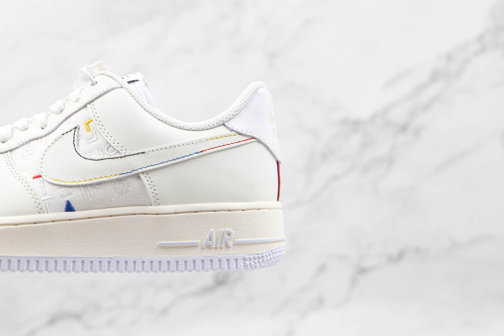 耐克Nike Air Force 1 Low纯原版本低帮空军一号白色字母印花韩文印花刺绣板鞋内置气垫 货号：DC9556-300