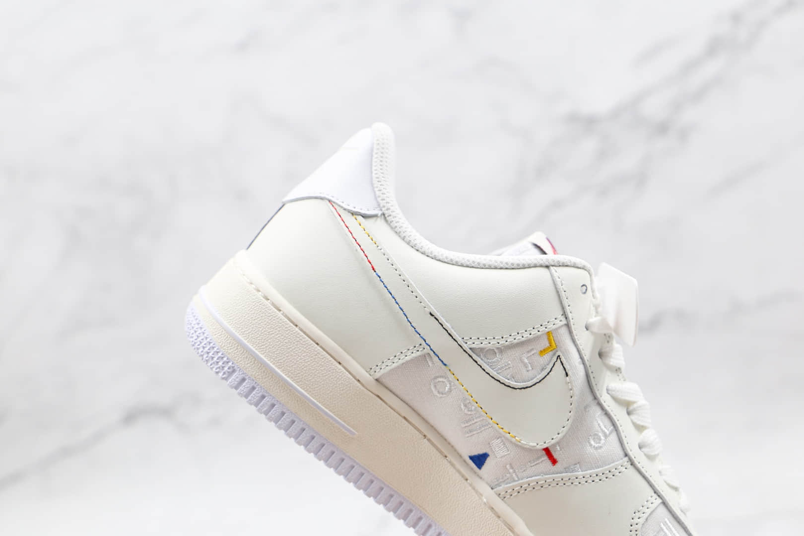 耐克Nike Air Force 1 Low纯原版本低帮空军一号白色字母印花韩文印花刺绣板鞋内置气垫 货号：DC9556-300