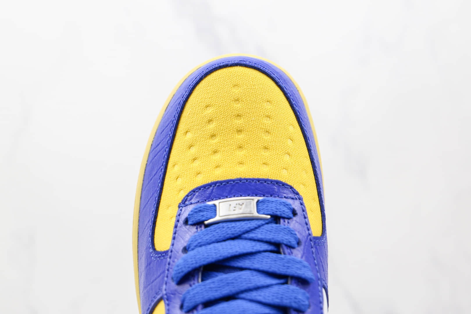 耐克Nike Air Force 1 Dunk vs AF-1 x Undefeated联名款纯原版本低帮空军一号蓝黄色板鞋内置气垫 货号：DM8462-400