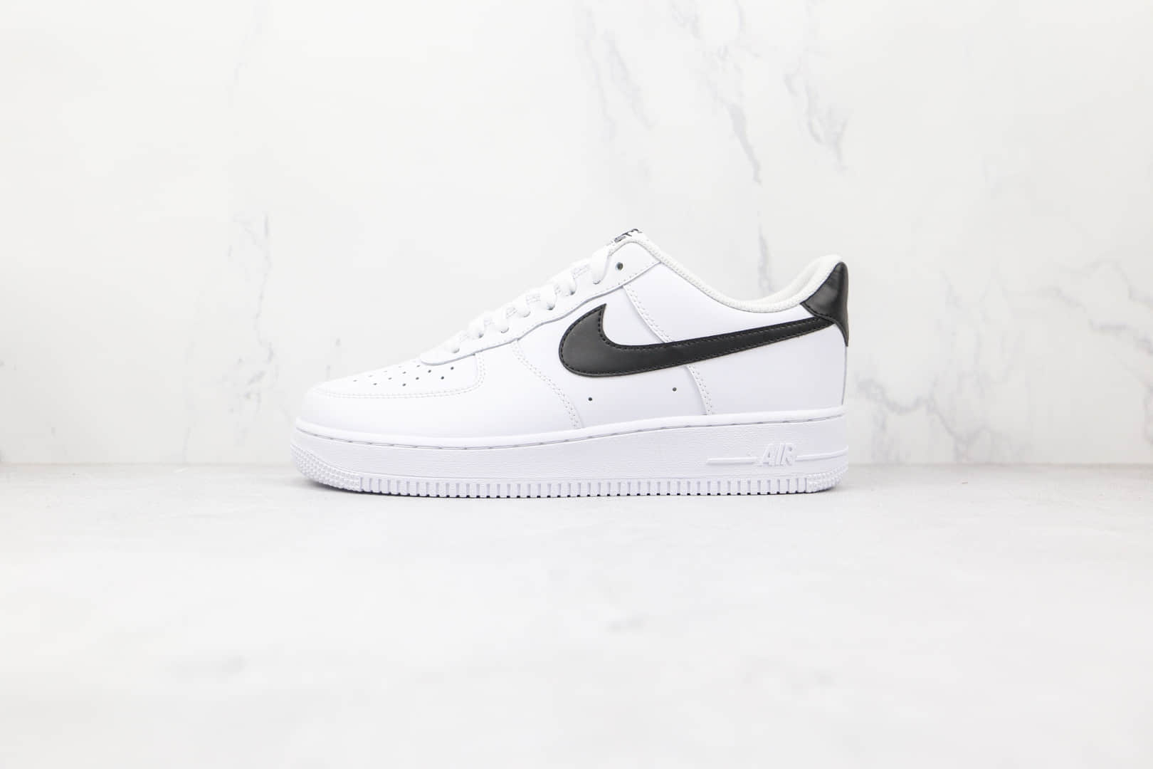 耐克Nike Air Force 1 Low纯原版本低帮空军一号白黑色板鞋内置Sole气垫 货号：CT2302-100