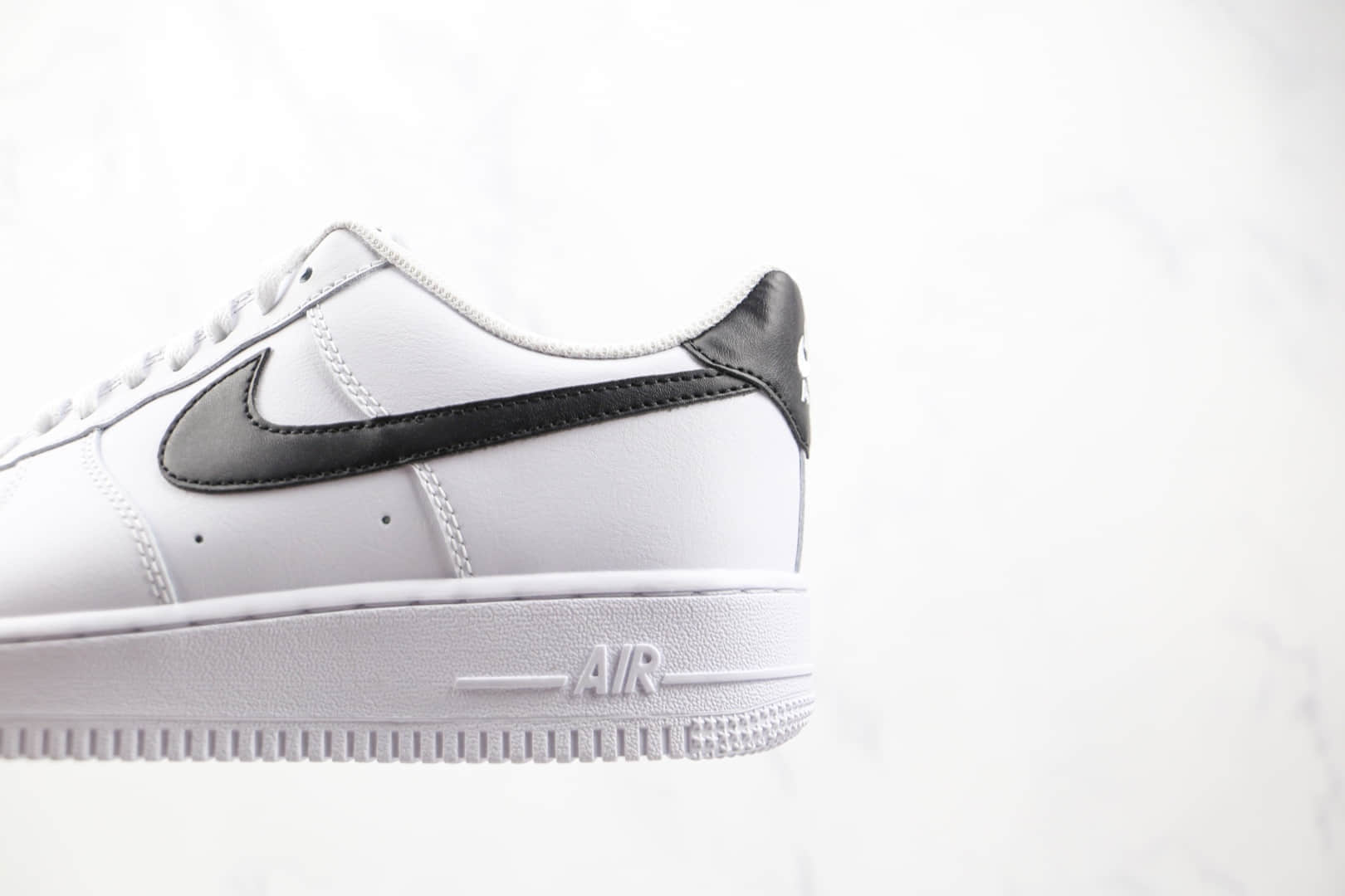 耐克Nike Air Force 1 Low纯原版本低帮空军一号白黑色板鞋内置Sole气垫 货号：CT2302-100