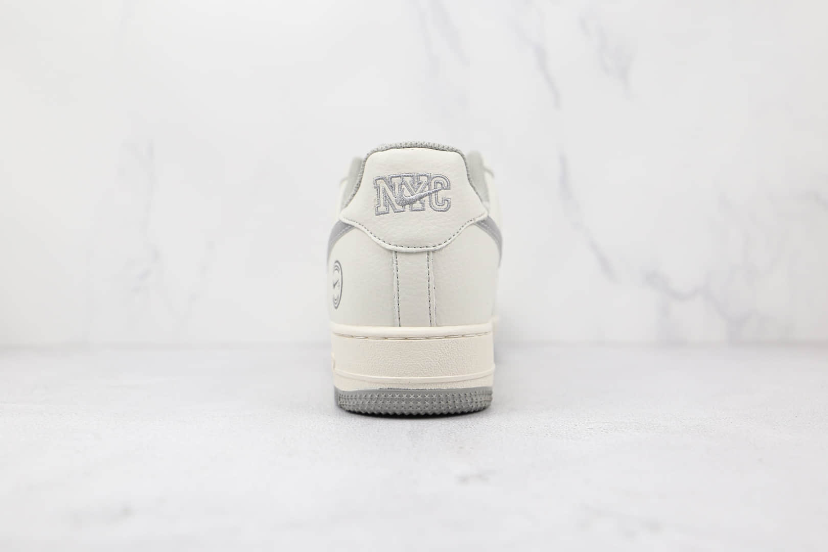 耐克KITH x Nike Air Force 1' 07纯原版本空军一号低帮AF1白灰色3M反光内置全掌气垫 货号：CH1808-006