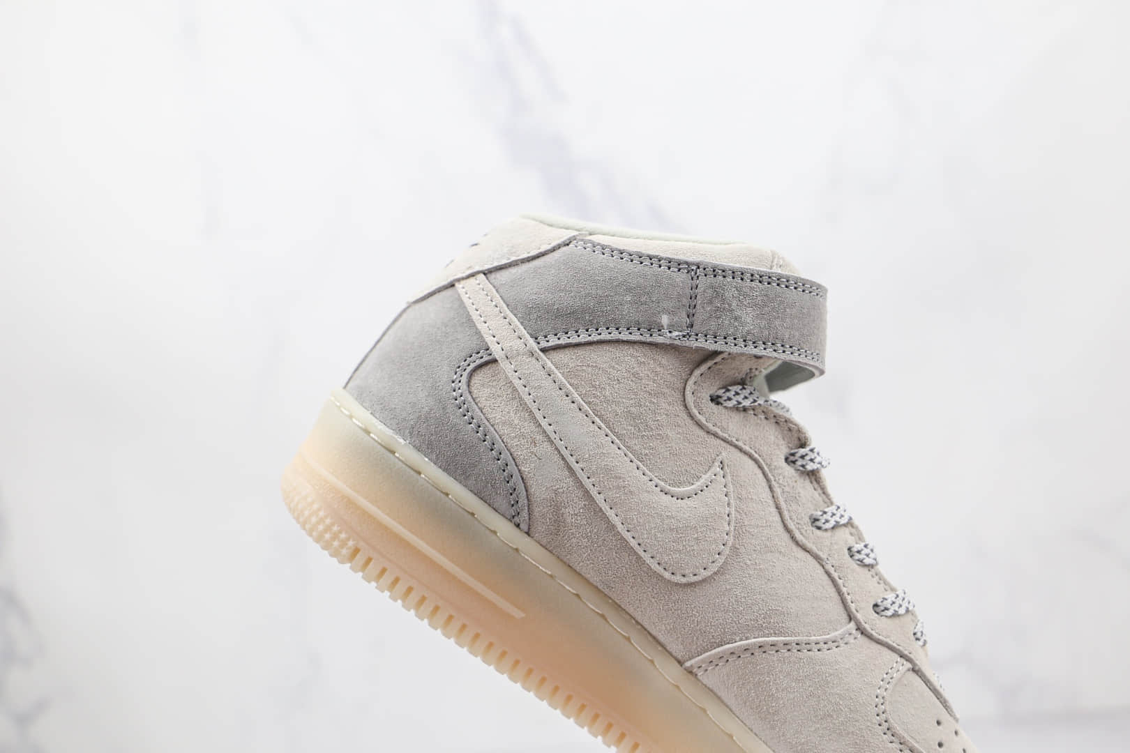 耐克Nike Air Force 1 Mid '07 x Reigning Champ联名款纯原版本中帮空军一号麂皮浅灰色卫冕冠军板鞋内置气垫 货号：807618-300