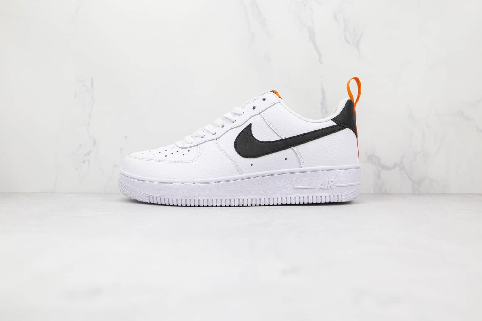 耐克Nike Air Force 1 Low '07纯原版本低帮空军一号白黑橙色压纹板鞋原楦头纸板打造 货号：DO6394-100