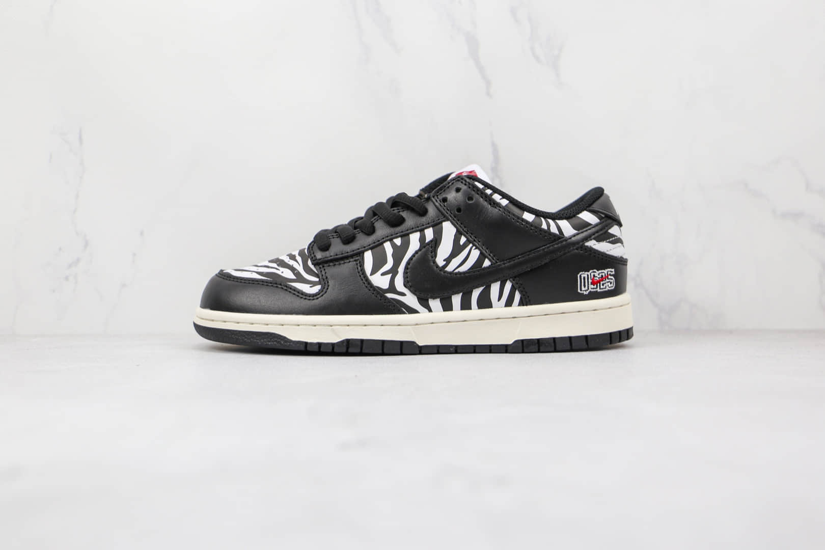 耐克Nike SB Dunk Low Zebra x Quartersnacks联名款纯原版本低帮SB DUNK黑斑马配色板鞋原档案数据开发 货号：DM3510-001