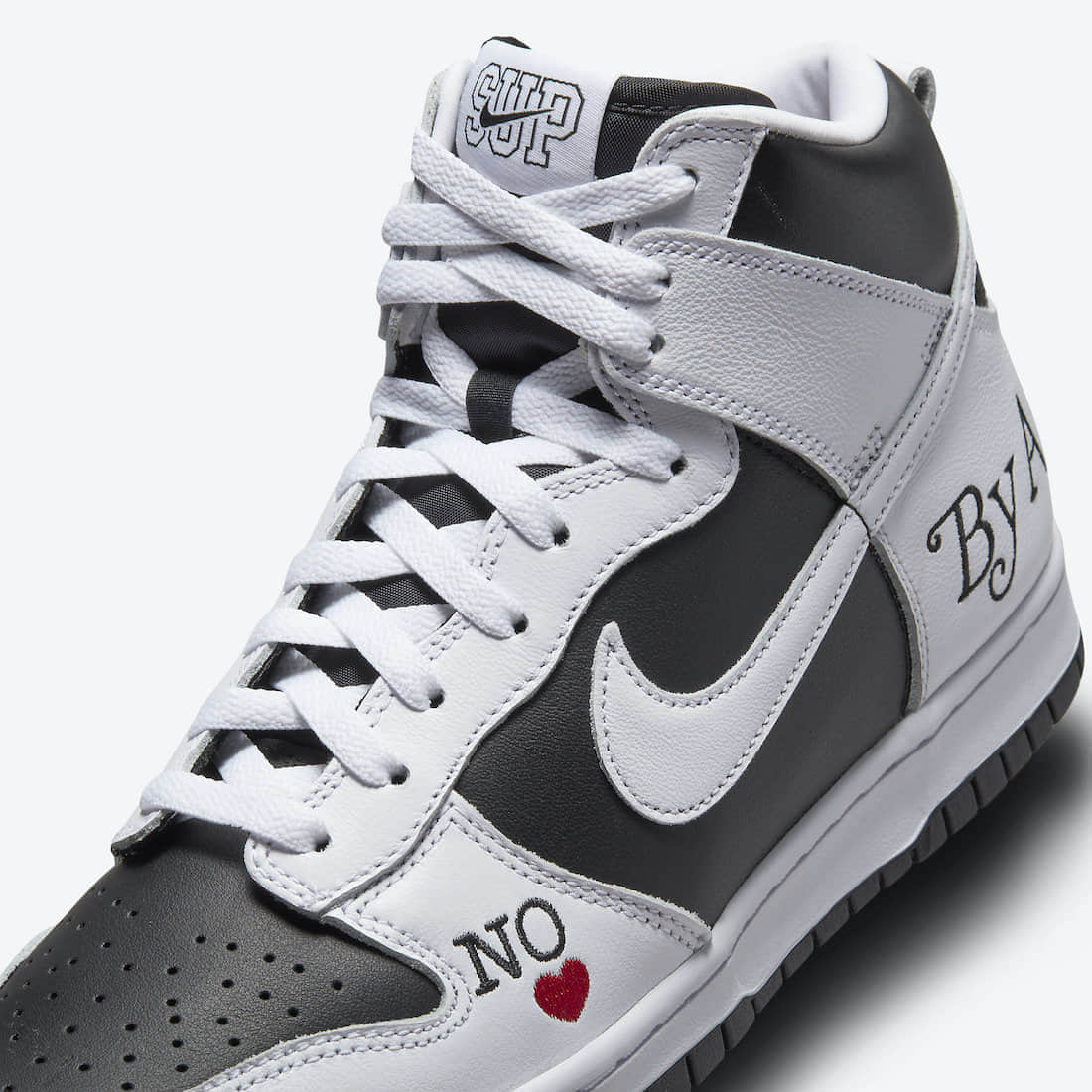 Supreme x Nike SB Dunk官图释出！发售不远了！ 货号：DN3741-002