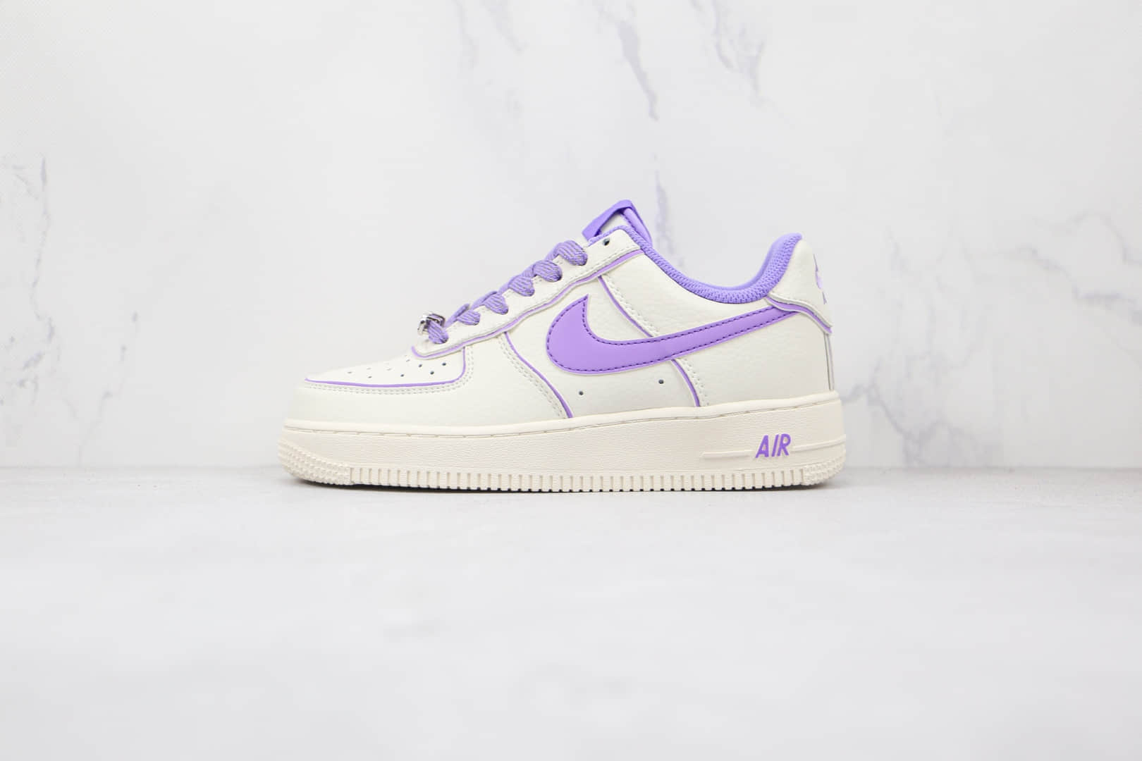 耐克Nike Air Force 1 Low 07纯原版本低帮空军一号白紫色板鞋内置气垫 货号：UH8958-055