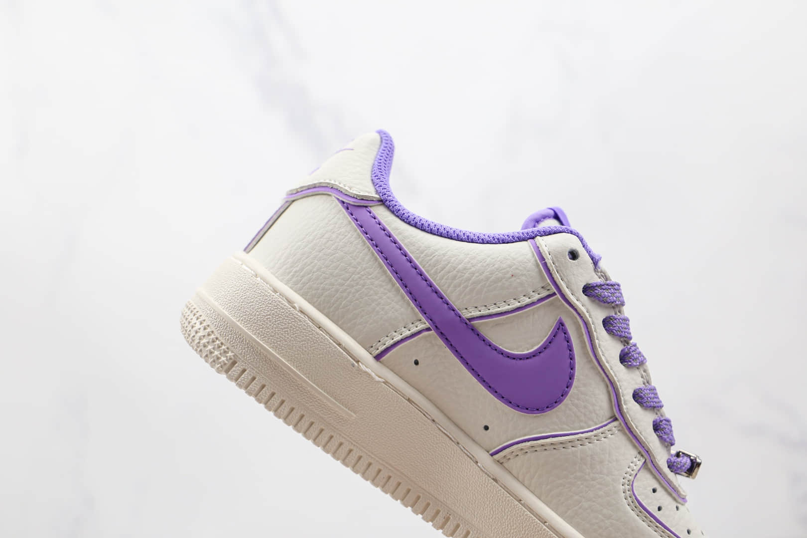 耐克Nike Air Force 1 Low 07纯原版本低帮空军一号白紫色板鞋内置气垫 货号：UH8958-055