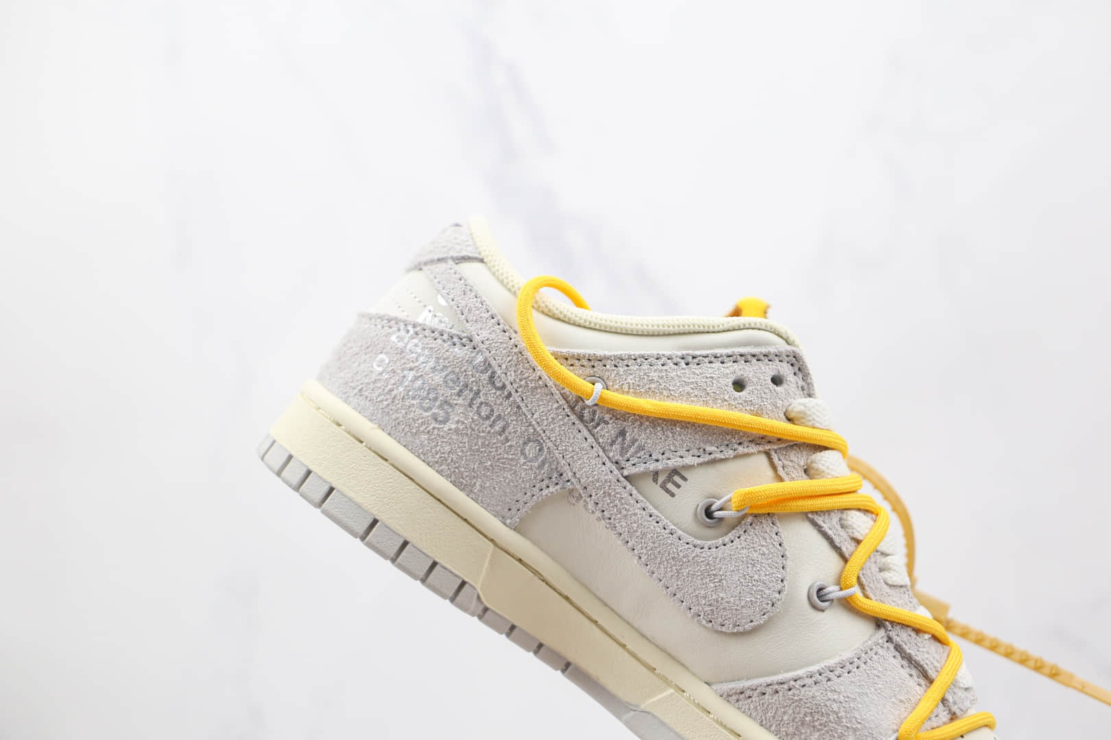 耐克Nike Dunk Low'50' x 39 50 Off-White联名款纯原版本麂皮绒面灰白黄色板鞋原楦头纸板打造 货号：DJ0950-109