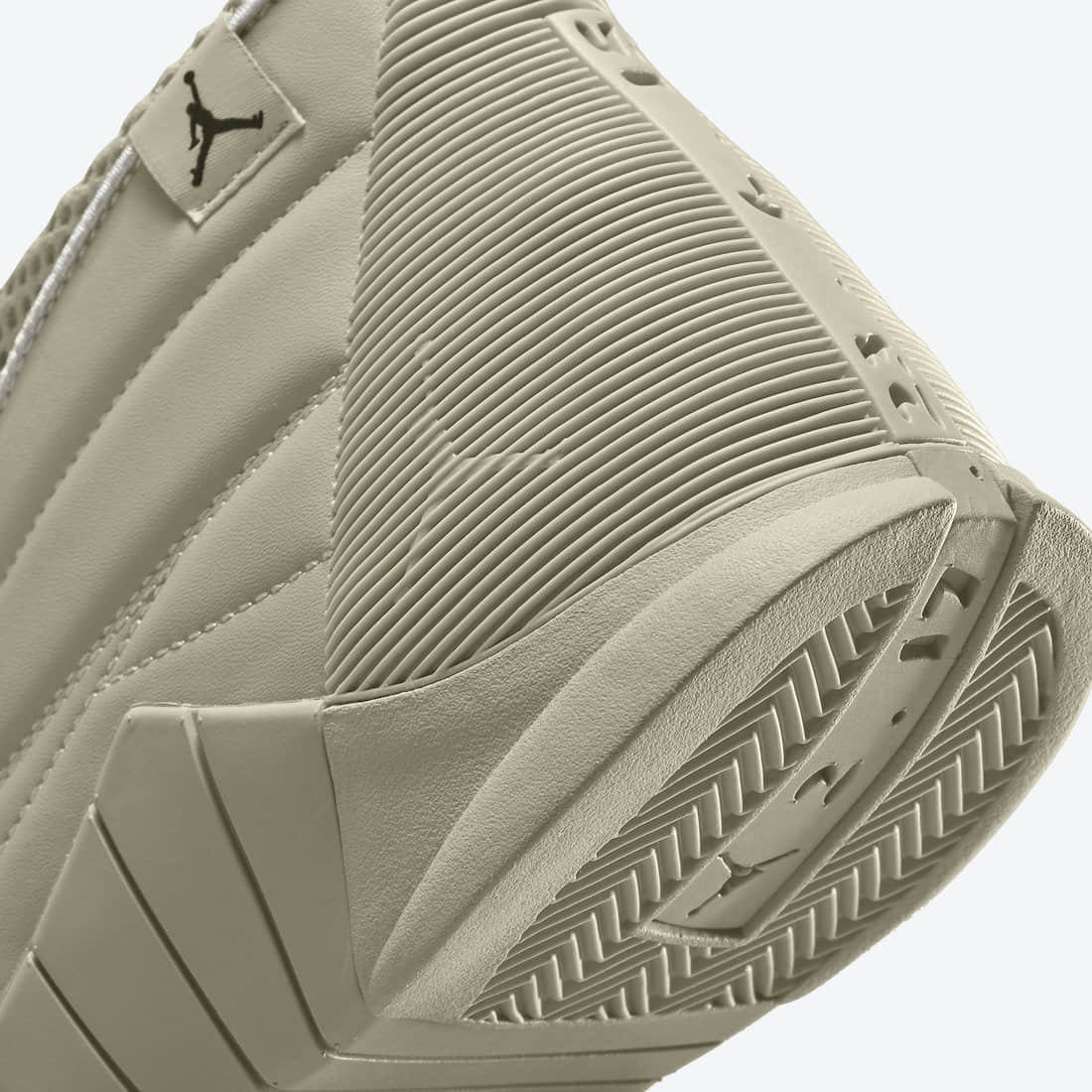 碧梨 x AJ联名月底登场！你选AJ1还是AJ15？
