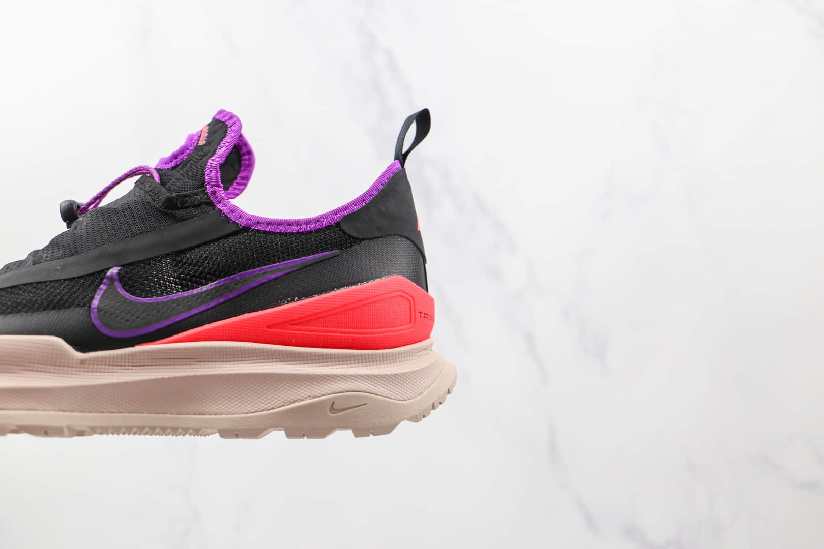 耐克Nike ACG Zoom Air AO纯原版本黑紫色ACG户外登山鞋原盒原标原楦头纸板打造 货号：CT2898-001