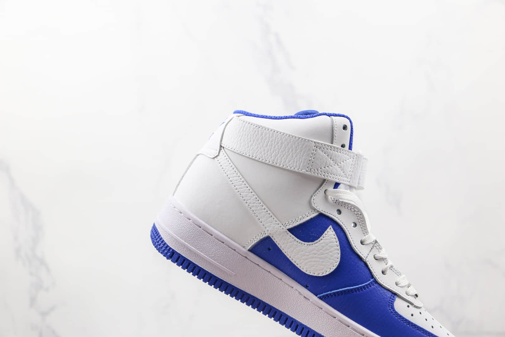 耐克Nike Air Force 1 High纯原版本高帮空军一号白蓝色板鞋内置气垫 货号：DC8870-100