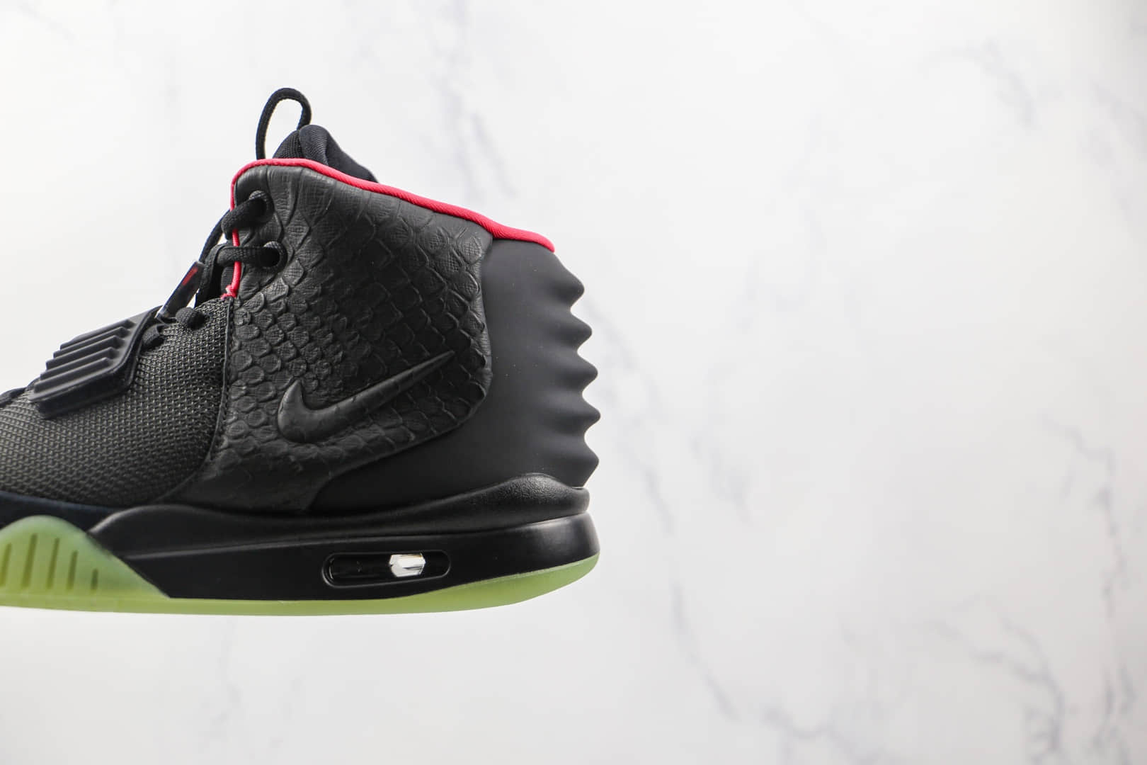 耐克Nike Air Yeezy II NRG Black Solar Red x Kanye West纯原版本黑粉夜光椰子二代篮球鞋原档案数据开发 货号：508214-006