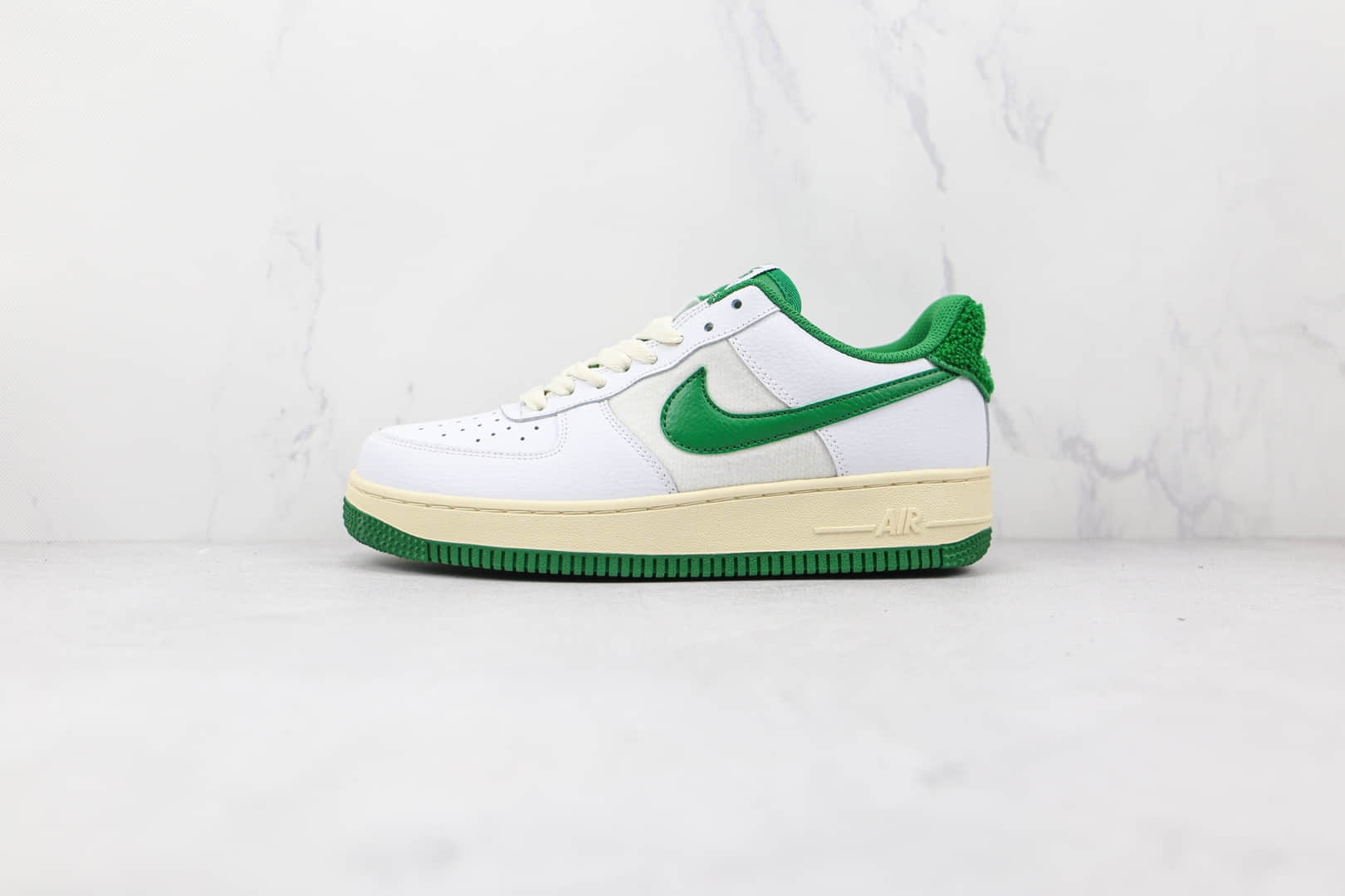 耐克Nike Air Force 1纯原版本低帮空军一号白绿色板鞋内置气垫 货号：DO5220-131