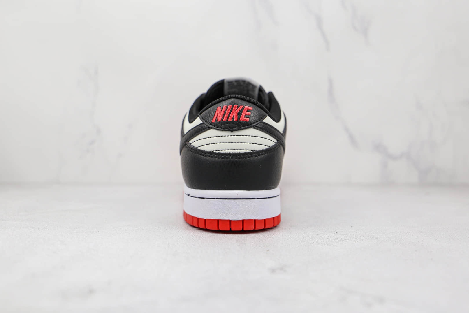 耐克Nike Dunk Low EMB x NBA联名款纯原版本低帮DUNK白红黑芝加哥公牛配色板鞋原盒原标 货号：DD3363-100