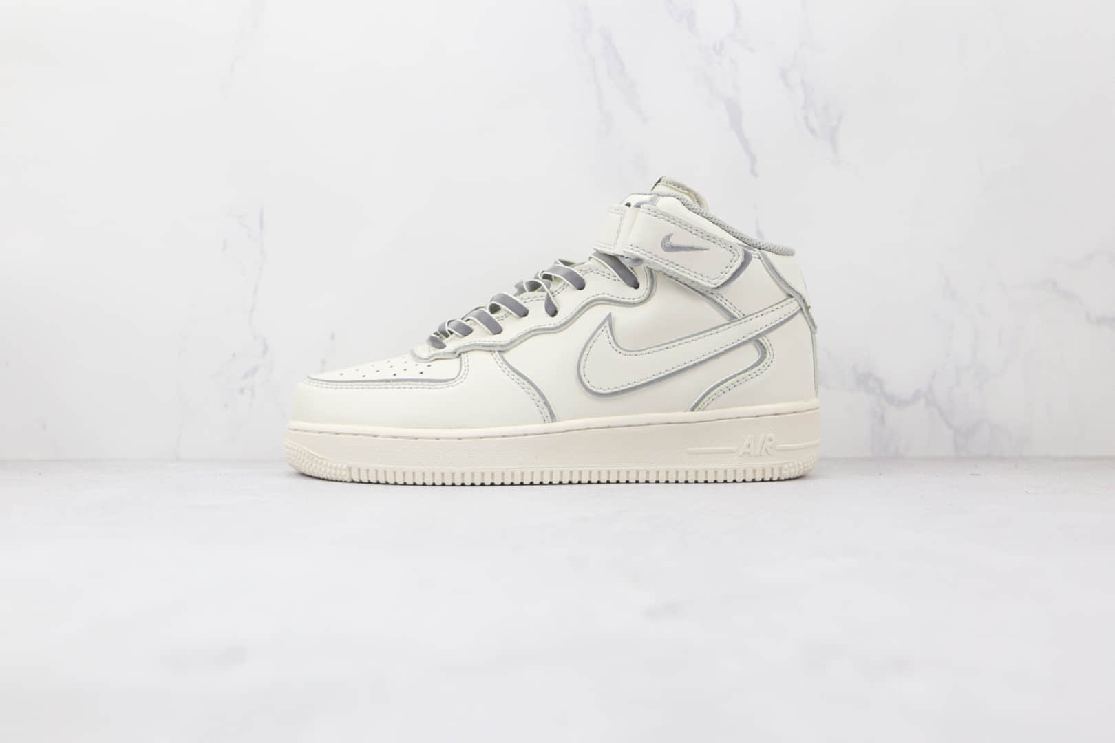 耐克NIke Air Force 1 '07 Mid纯原版本中帮空军一号米白灰夜魔侠板鞋原档案数据开发 货号：AQ1218-118