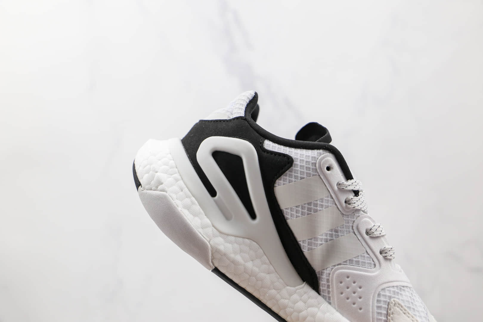 阿迪达斯Adidas Day Jogger 2021 Boost纯原版本夜行者二代网面白黑色爆米花跑鞋原盒原标 货号：FW5900