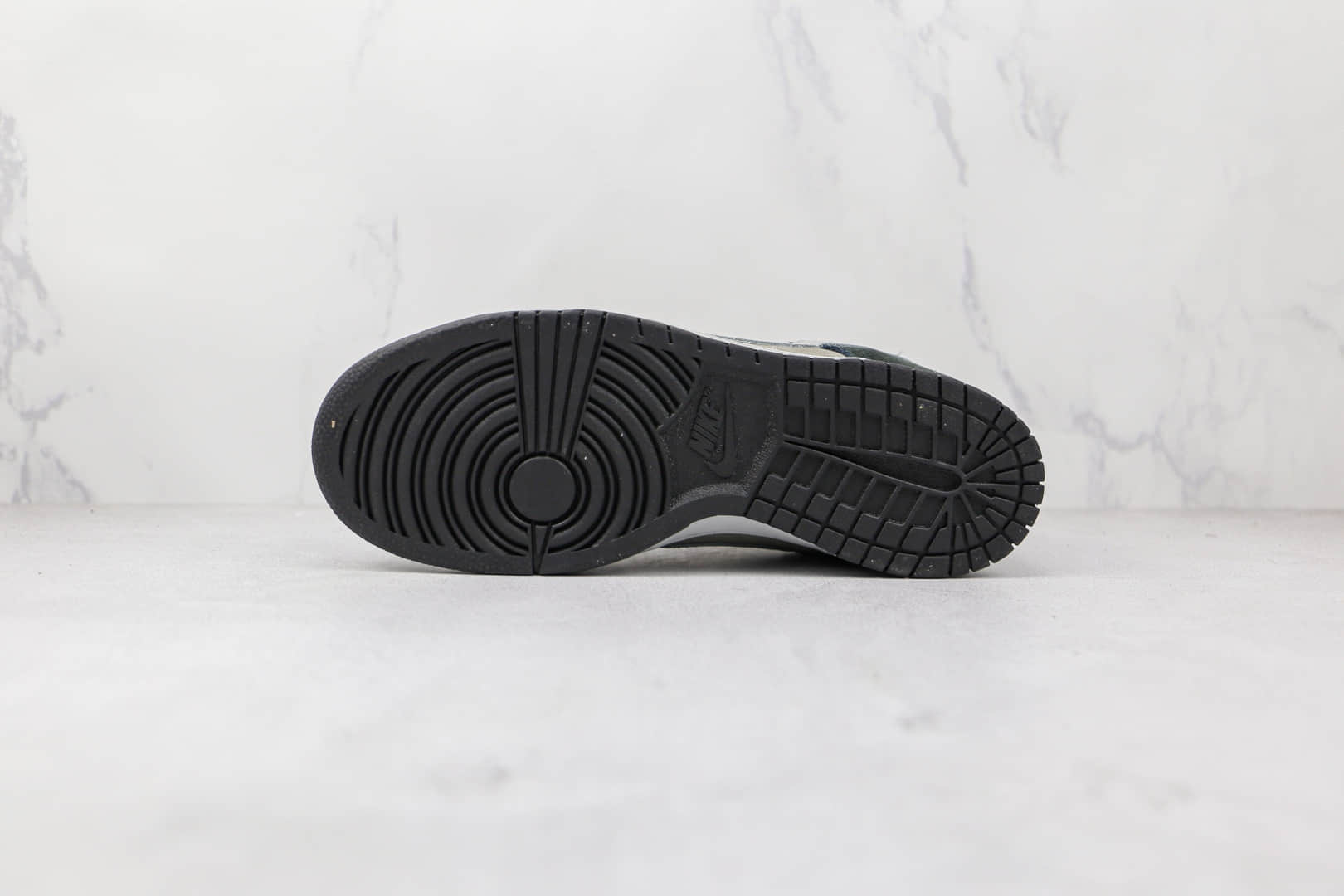 耐克Nike Dunk Low Retro PRM Zebra Anthracite纯原版本低帮SB DUNK麂皮碳黑灰色板鞋原档案数据开发 货号：DH7913-001