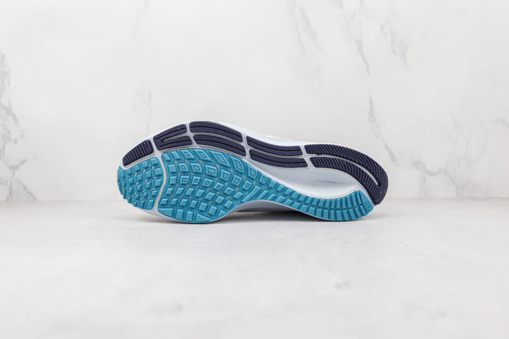 耐克Nike Air Zoom Pegasus 38纯原版本登月38代白深蓝色针织透气慢跑鞋原楦头纸板打造 货号：CW7356-101