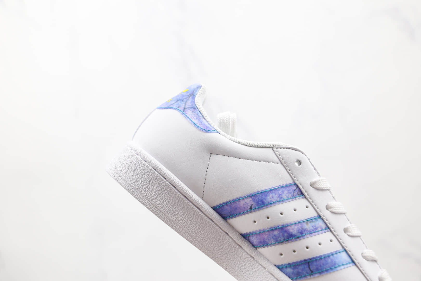 阿迪达斯adidas Superstar Abalone纯原版本三叶草贝壳头白蓝紫色蓝绿紫渐变激光镭射板鞋原档案数据开发 货号：GZ5217