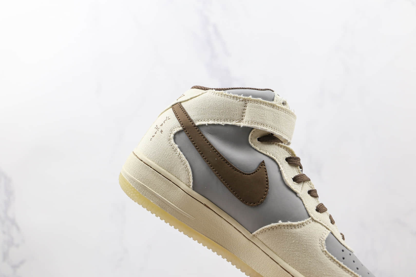 耐克Nike Air Force 1 x Travis Scott x Playstation三方联名款纯原版本中帮空军一号米褐色倒勾板鞋原楦头纸板打造 货号：BQ5828-202