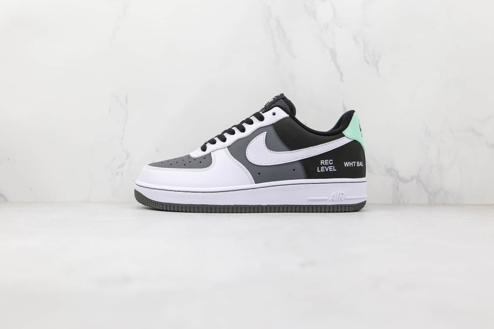 耐克Nike Air Force 1 Low Camcorder纯原版本低帮空军一号摄像机白灰黑色印字板鞋原盒原标 货号：DG5060-755