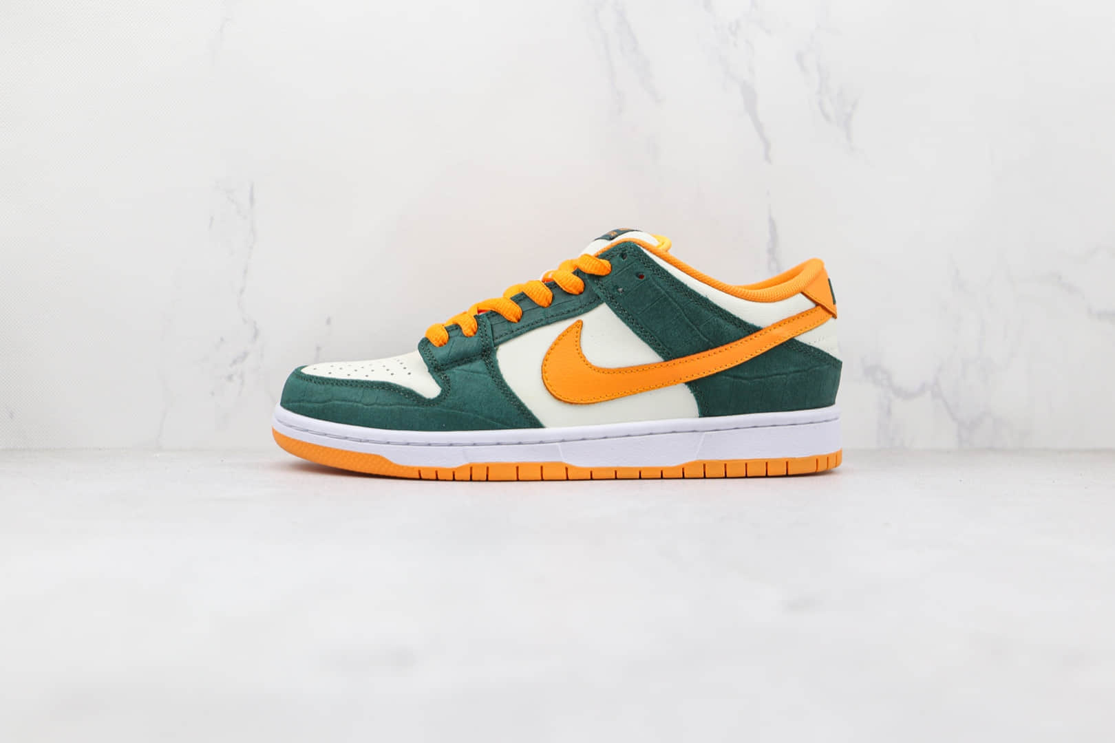 耐克Nike SB Dunk Low Pro纯原版本低帮SB DUNK白绿黄色鳄鱼纹板鞋内置气垫 货号：304292-383