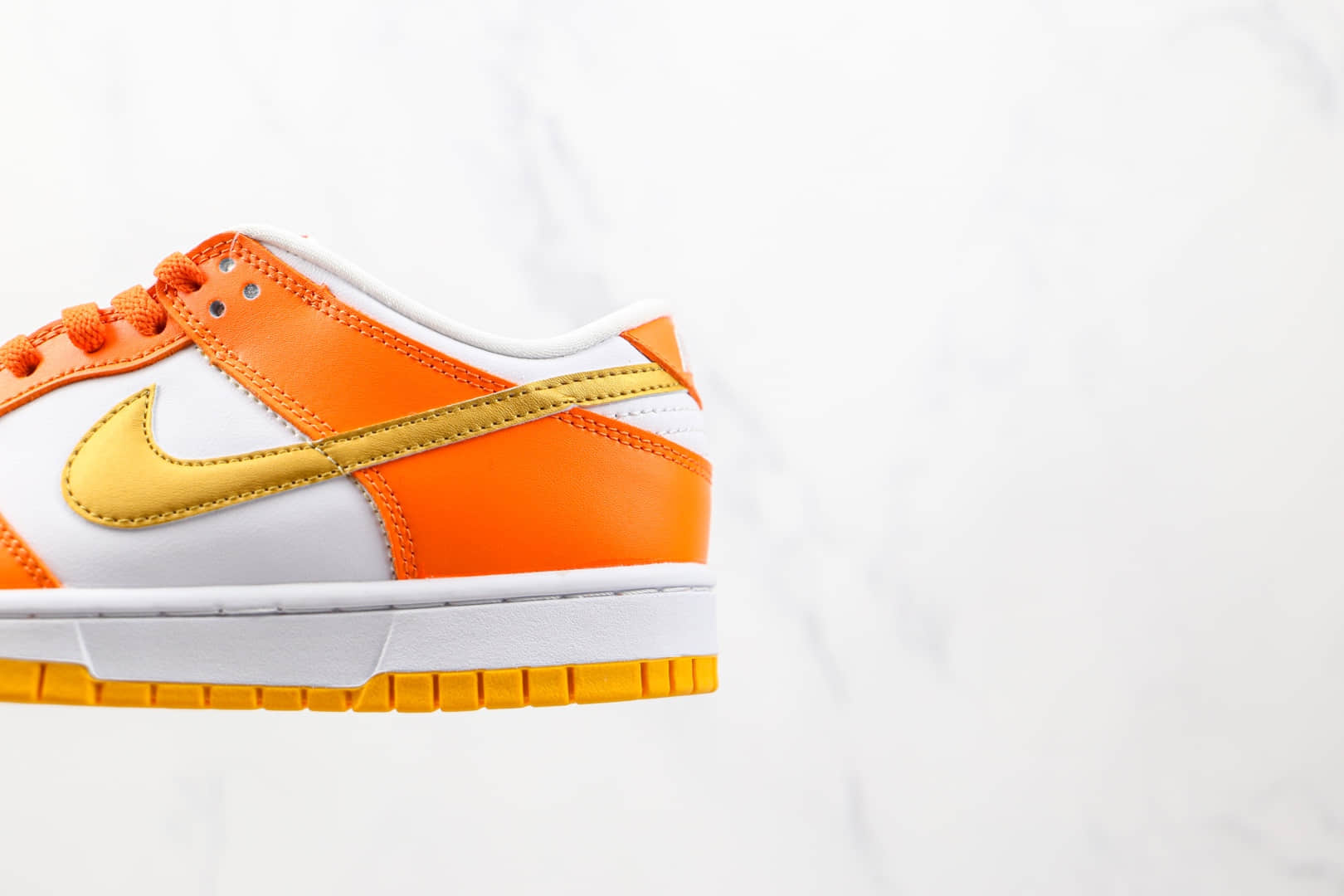 耐克Nike SB Dunk Low Orange Blaze纯原版本低帮SB DUNK白橙金色金钩板鞋原楦头纸板打造 货号：CU1726-002