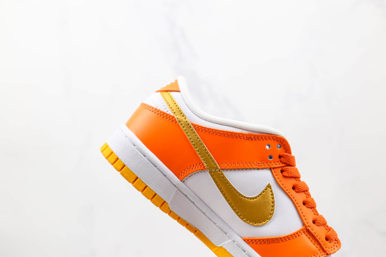 耐克Nike SB Dunk Low Orange Blaze纯原版本低帮SB DUNK白橙金色金钩板鞋原楦头纸板打造 货号：CU1726-002