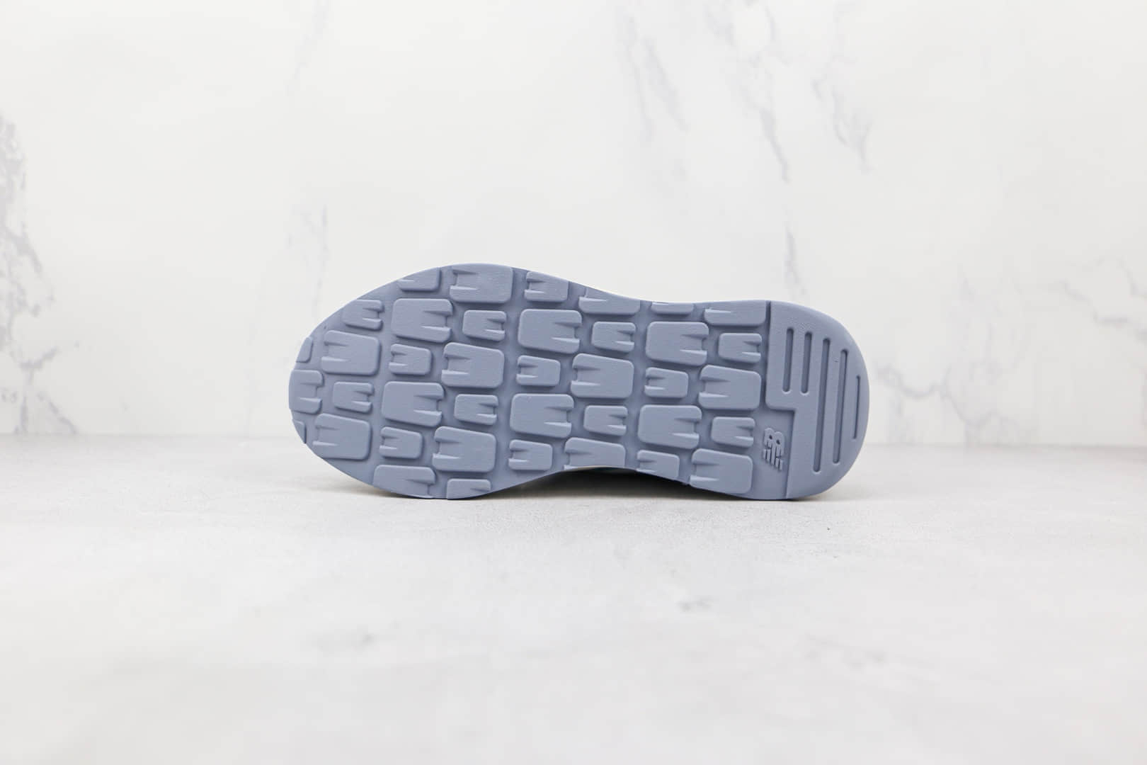 新百伦New Balance 5740纯原版本白蓝彩虹彩色拼接复古老爹鞋原楦头纸板打造 货号：W5740PL1