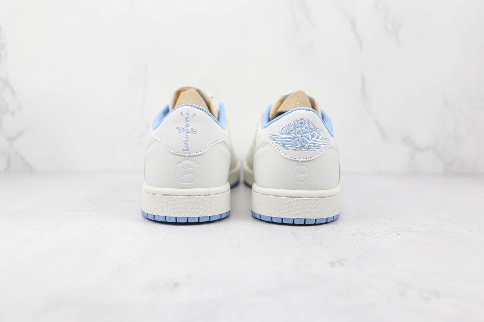 乔丹Air Jordan 1 Low Military Blue x Travis Scott x Fragment三方联名款纯原版本低帮AJ1倒勾米白蓝色热成像板鞋原盒原标 货号：DM7866-148