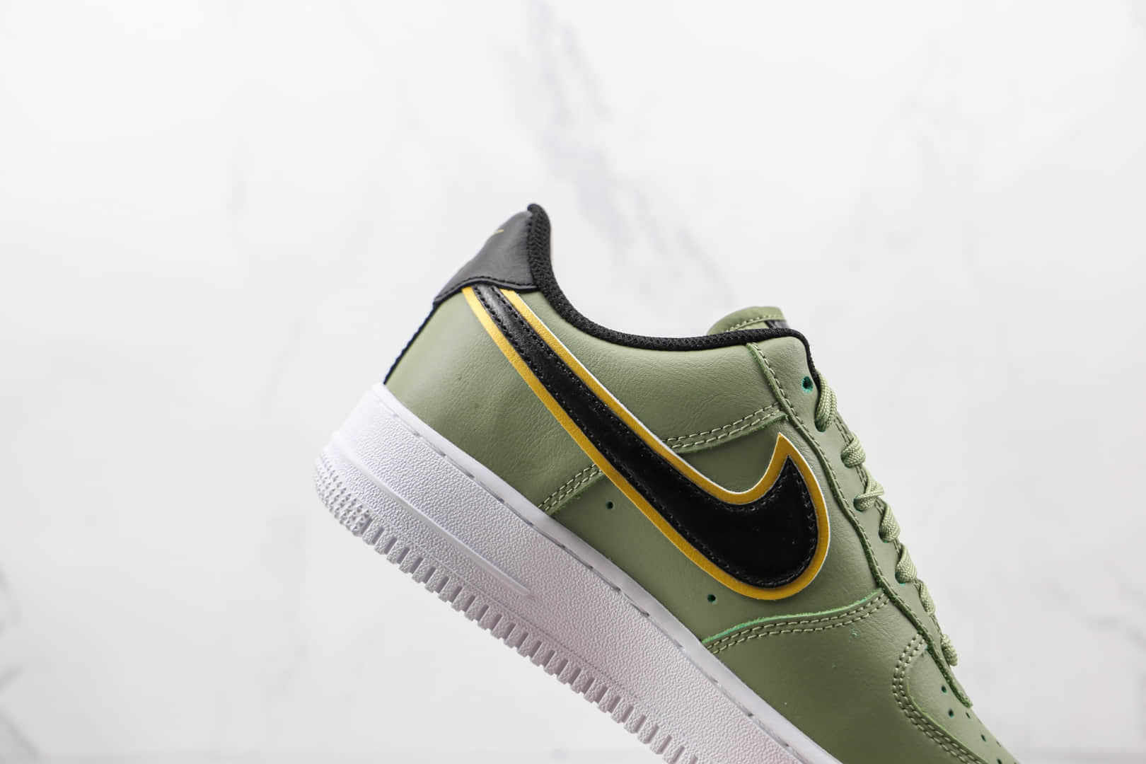 耐克Nike Air Force 1‘07 LV8纯原版本低帮空军一号橄榄绿黑钩板鞋内置气垫 货号：DA8481-300