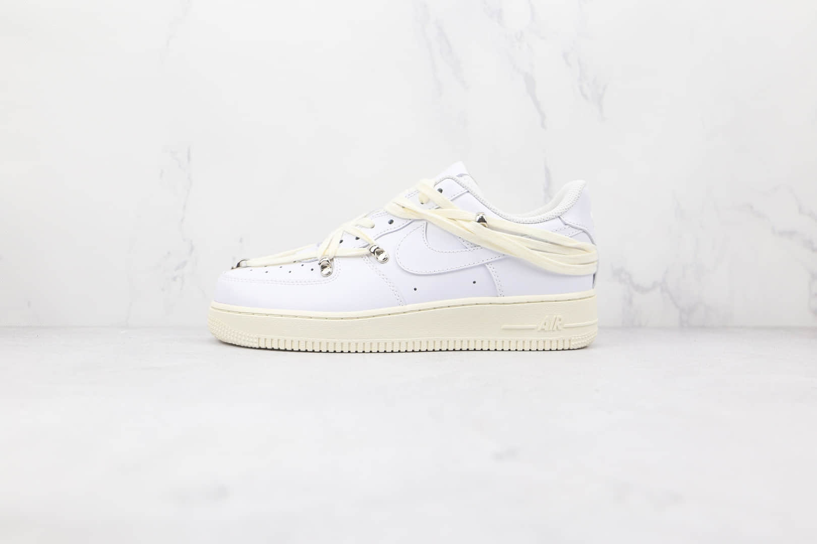 耐克NIke Air Force 1 '07纯原版本低帮空军一号白色抽绳绑带板鞋内置气垫 货号：CW2288-111