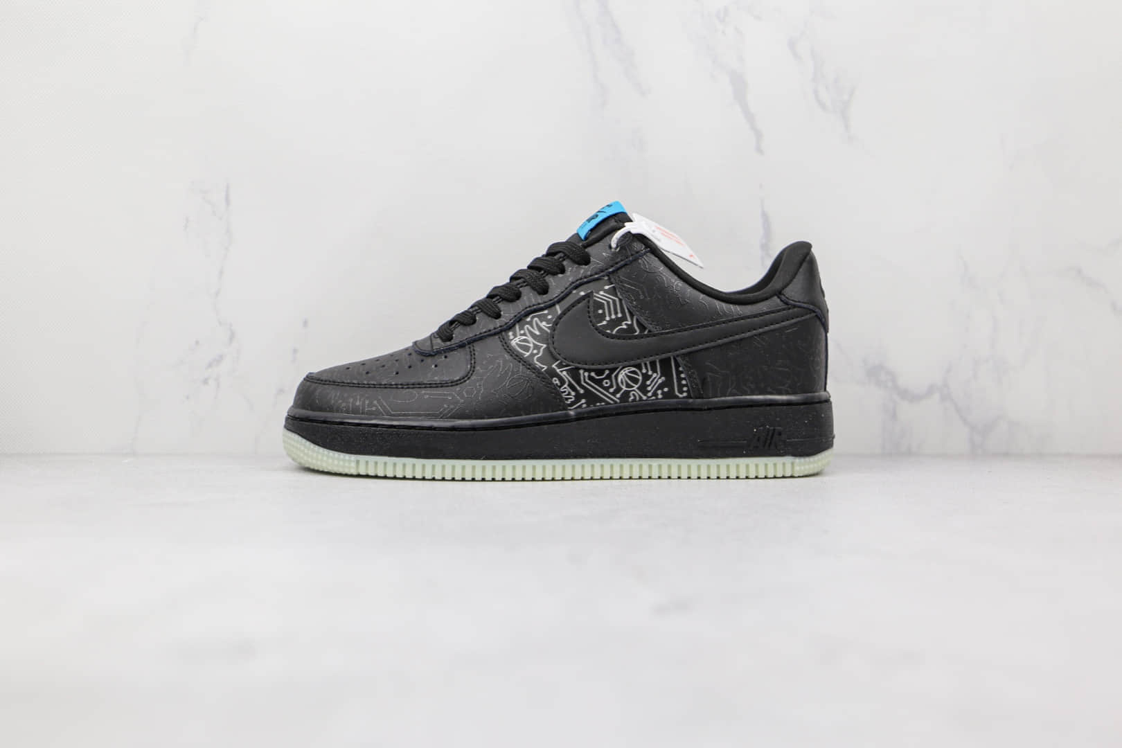 耐克Nike Air Force 1 Low Computer Chip x Space Jam联名款纯原版本低帮空军一号夜光黑印花板鞋内置气垫 货号：DH5354-001