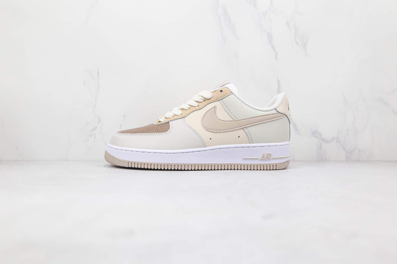 耐克Nike Air Force 1 Hot Chocolate纯原版本低帮空军一号米灰色热可可板鞋内置气垫 货号：CW2288-903