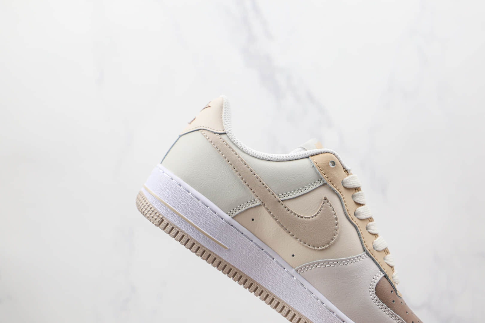 耐克Nike Air Force 1 Hot Chocolate纯原版本低帮空军一号米灰色热可可板鞋内置气垫 货号：CW2288-903