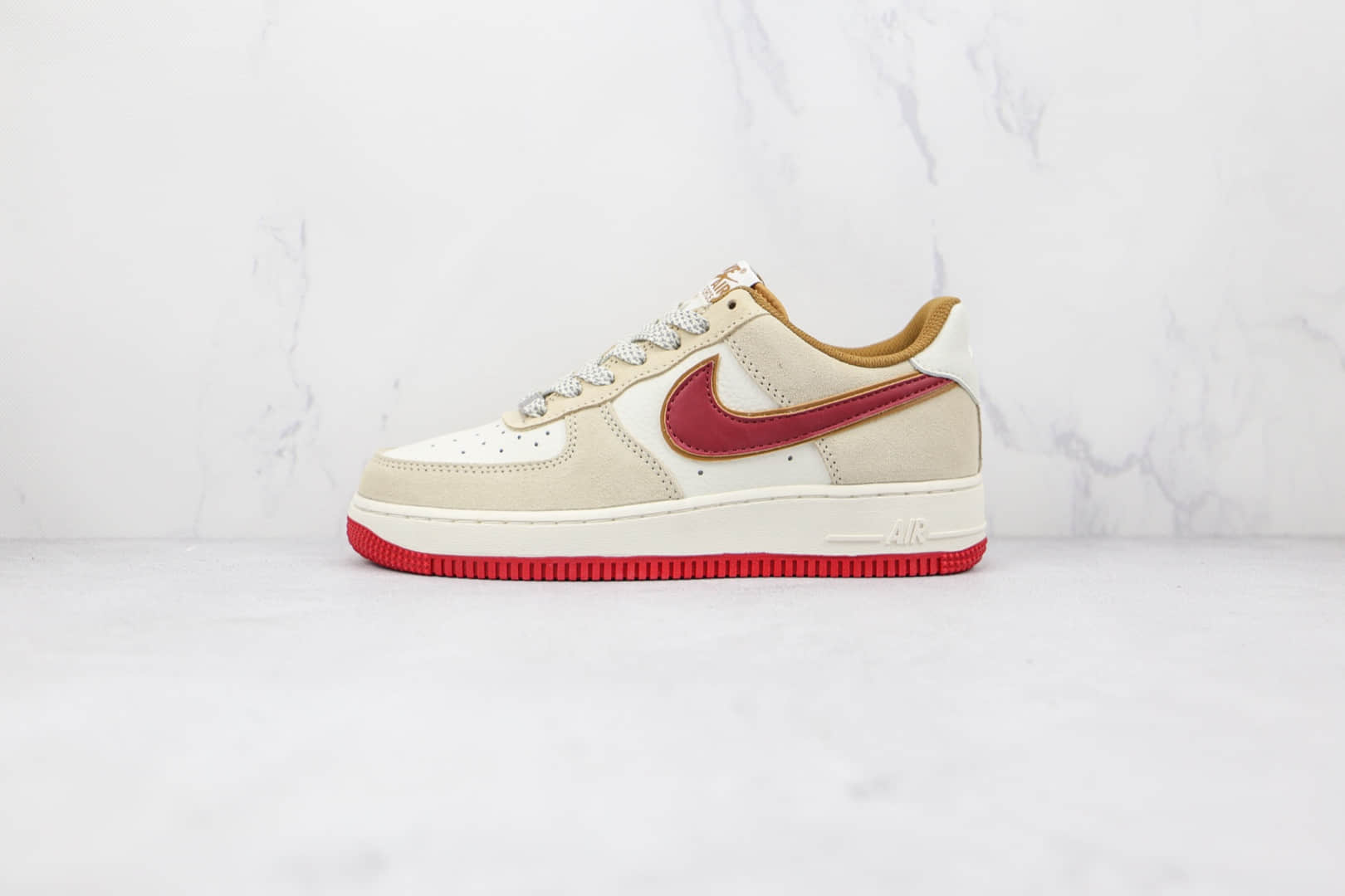 耐克Nike Air Force 1纯原版本低帮空军一号米黄红色板鞋内置气垫 货号：QZ3068-226