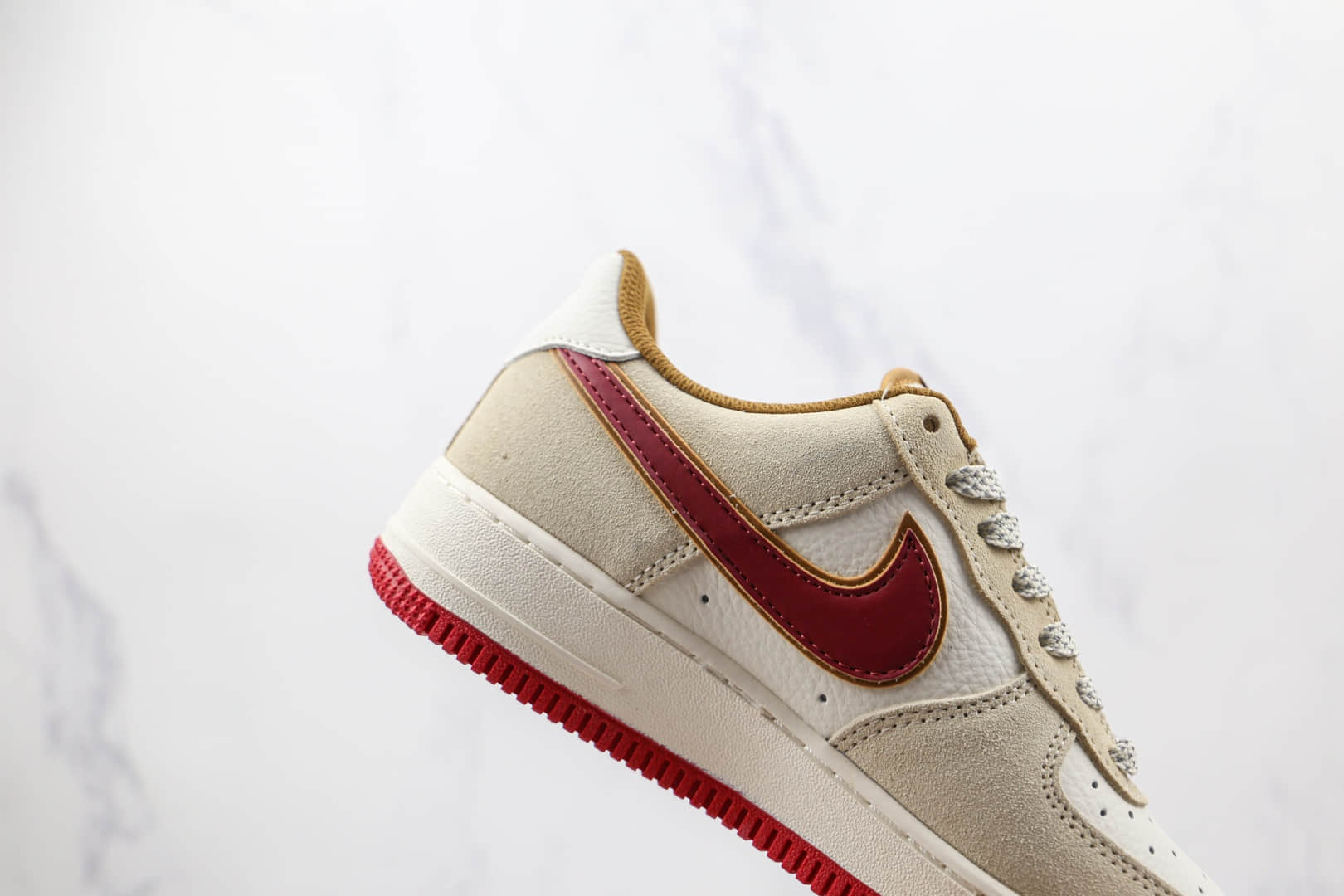 耐克Nike Air Force 1纯原版本低帮空军一号米黄红色板鞋内置气垫 货号：QZ3068-226