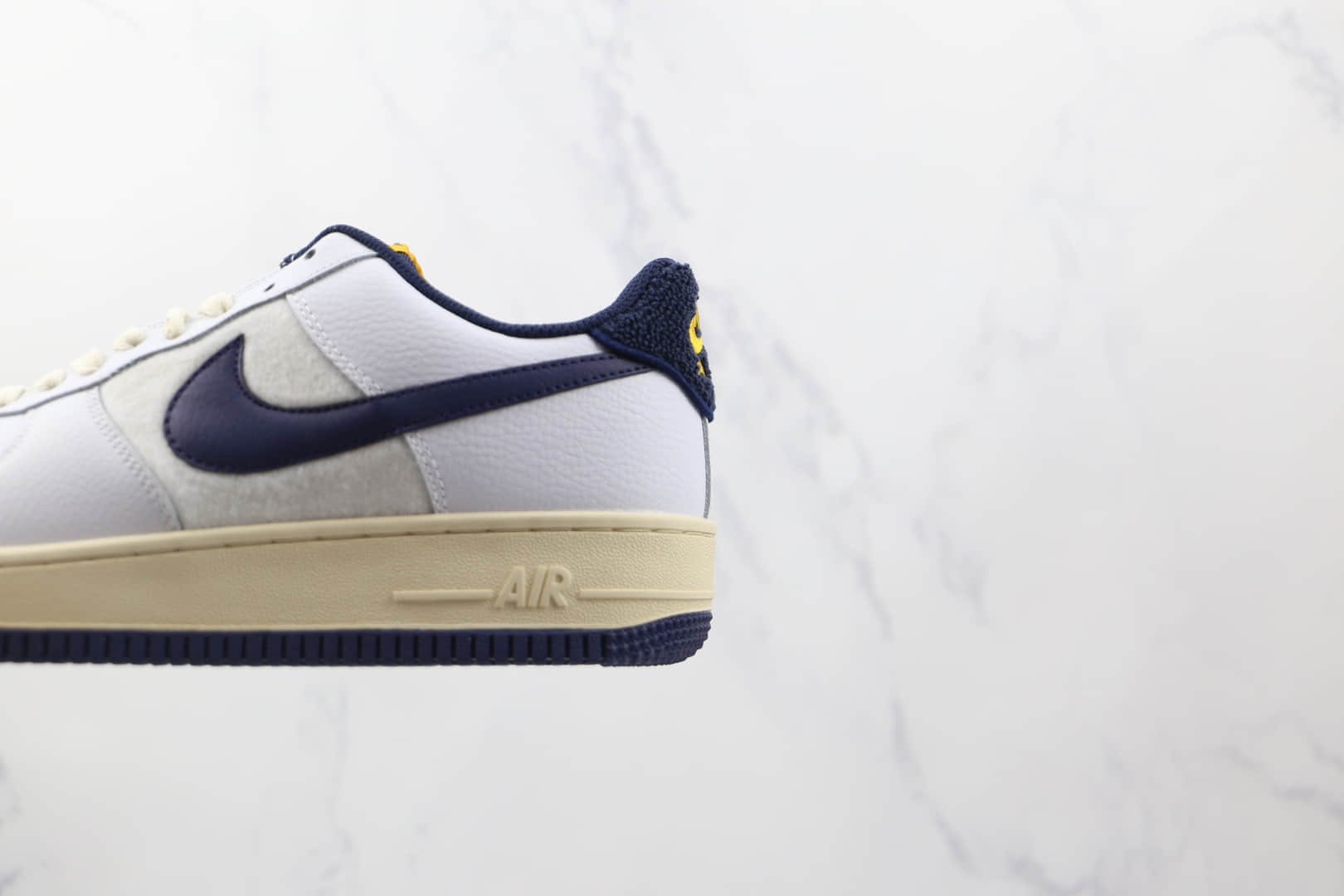 耐克Nike Air Force 1纯原版本低帮空军一号白蓝色毛绒尾板鞋内置气垫 货号：DO5220-141