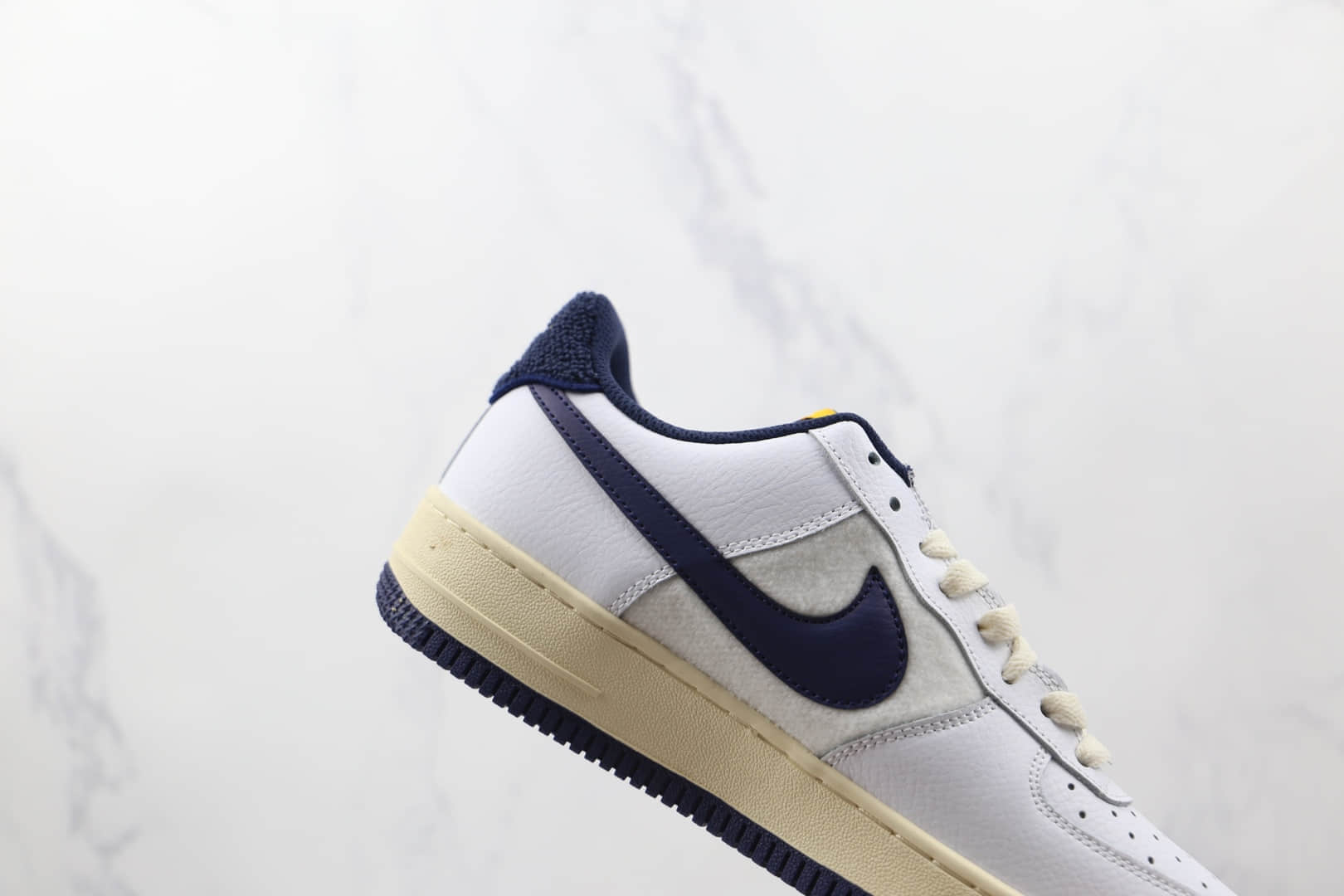 耐克Nike Air Force 1纯原版本低帮空军一号白蓝色毛绒尾板鞋内置气垫 货号：DO5220-141