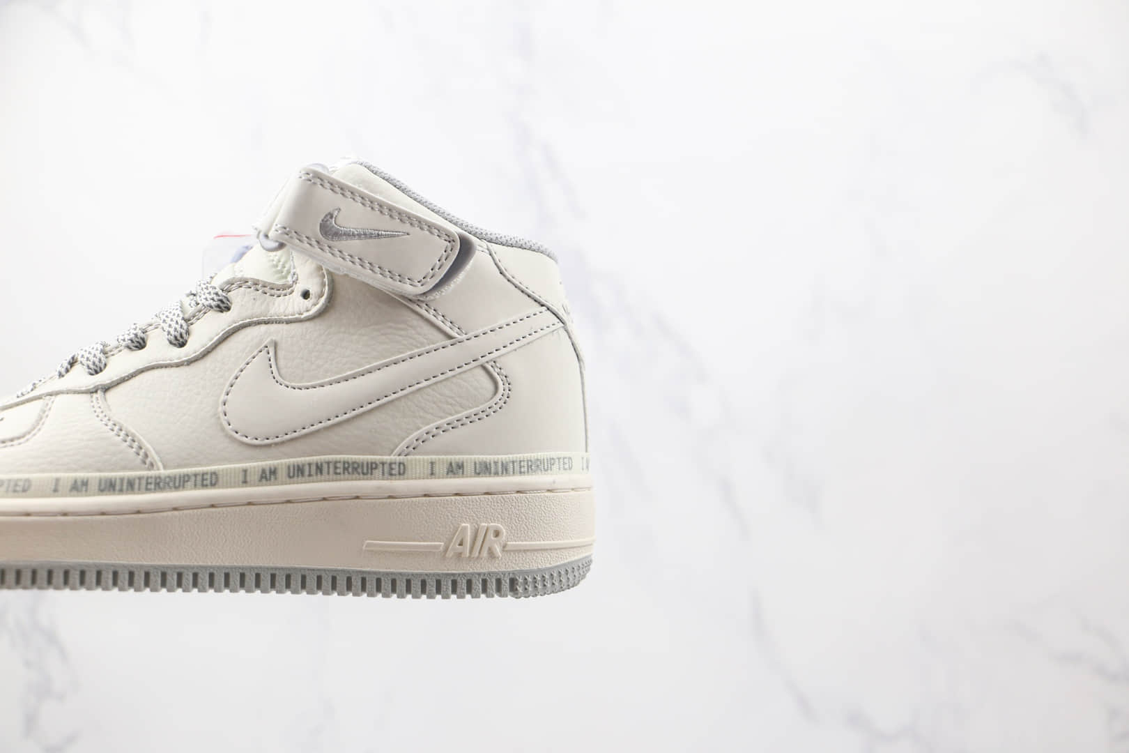 耐克Nike Air Force 1‘07 MID纯原版本中帮空军一号白灰色马克笔板鞋原楦头纸板打造 货号：NU3380-636