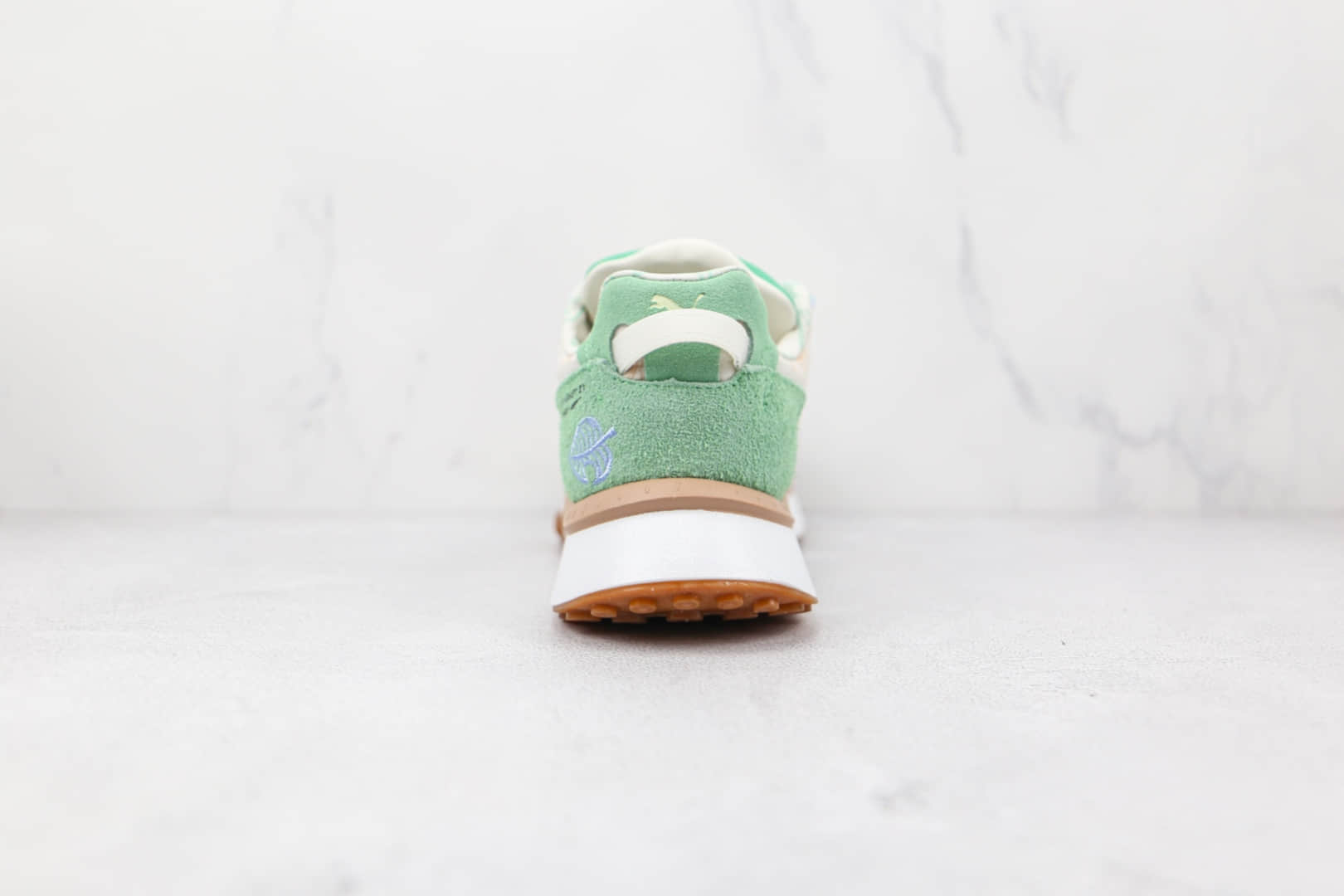 彪马PUMA X Animal Crossing联名款纯原版本动物森友会图案跑鞋原盒原标 货号：382961-01