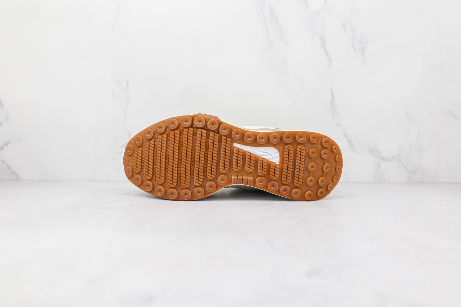 彪马PUMA X Animal Crossing联名款纯原版本动物森友会图案跑鞋原盒原标 货号：382961-01